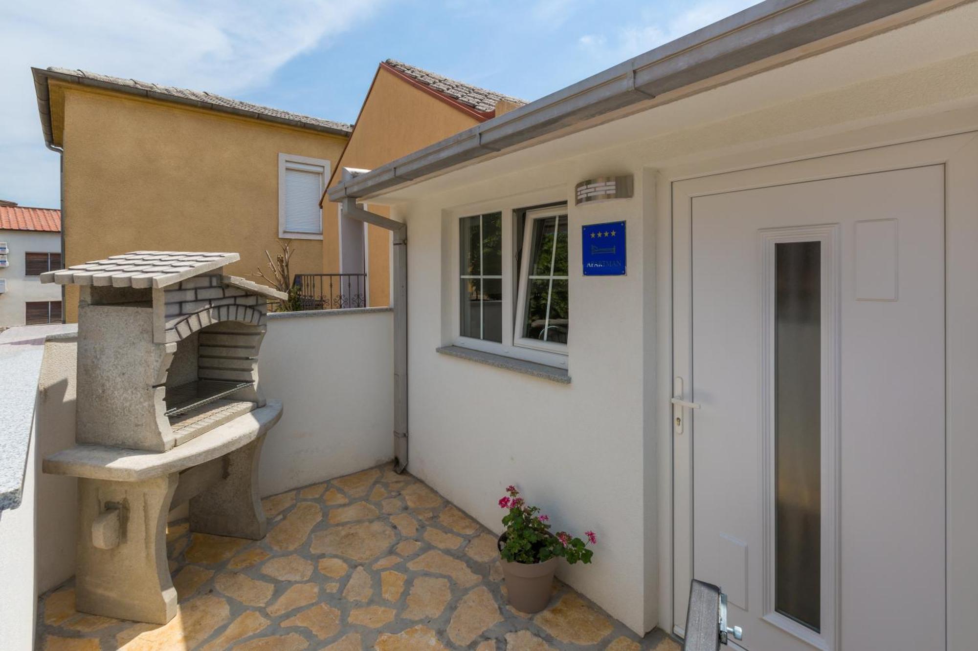 Nona Villa Crikvenica Eksteriør bilde